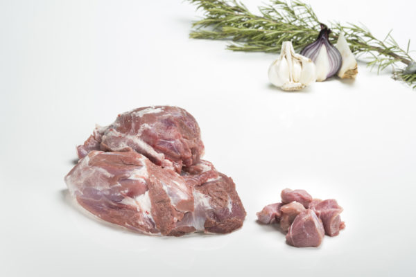 Lammschlögel im Ganzen